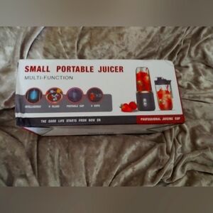 Small portable juicer- New